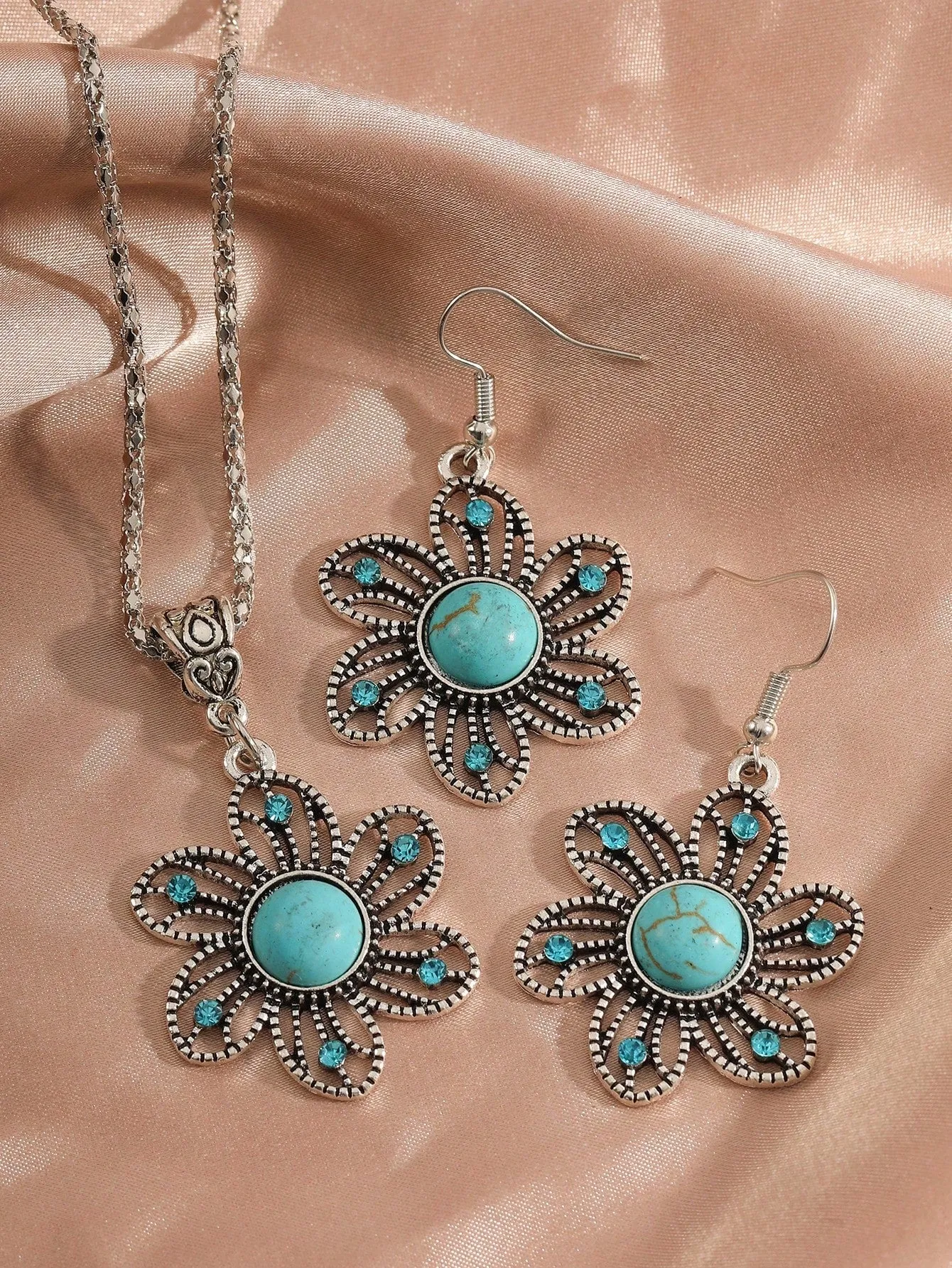 3pcs/set Bohemian Howlite Turquoise Decor Hollow Out Flower Charm Jewelry Set