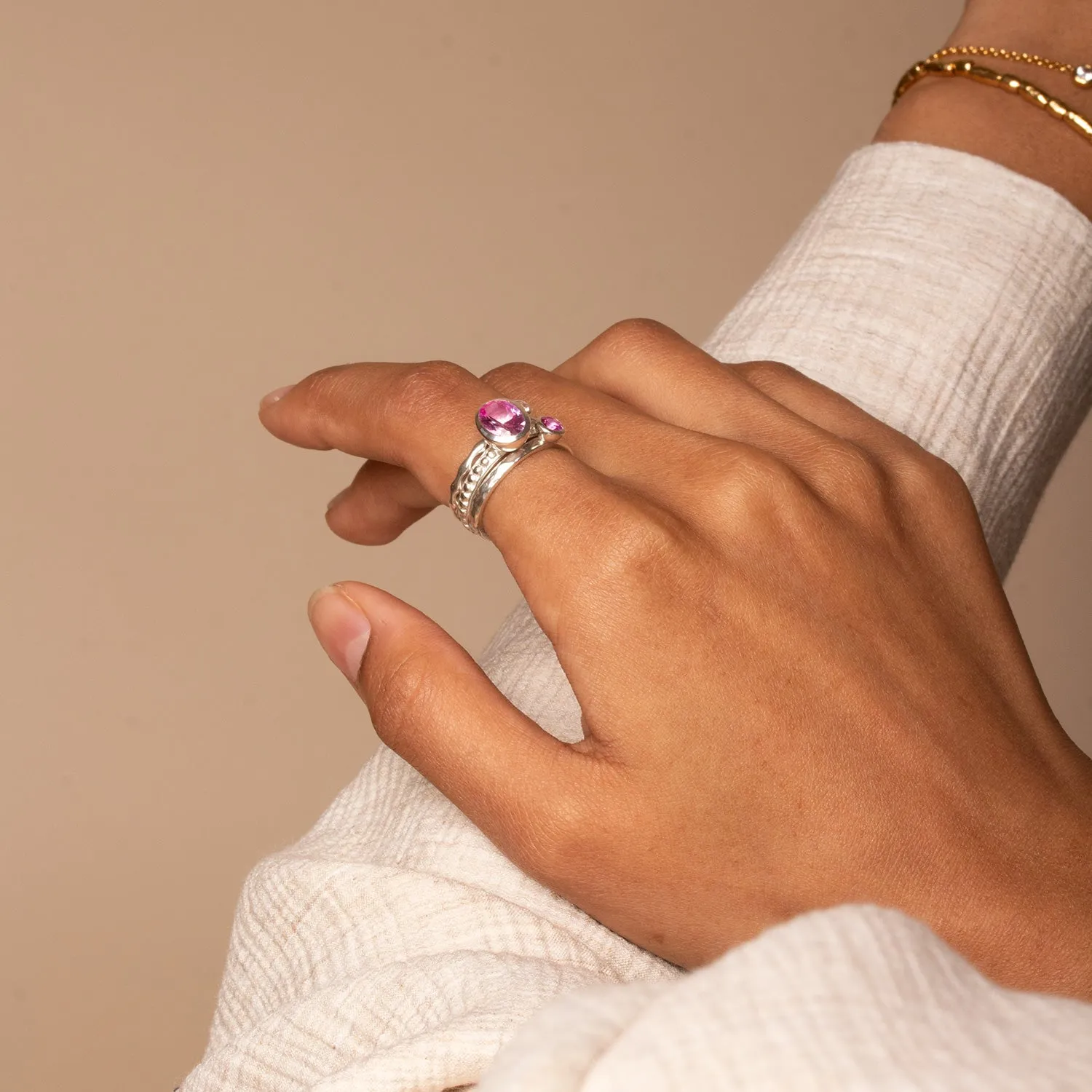 4mm Pink Sapphire Hammered Twinkle Ring