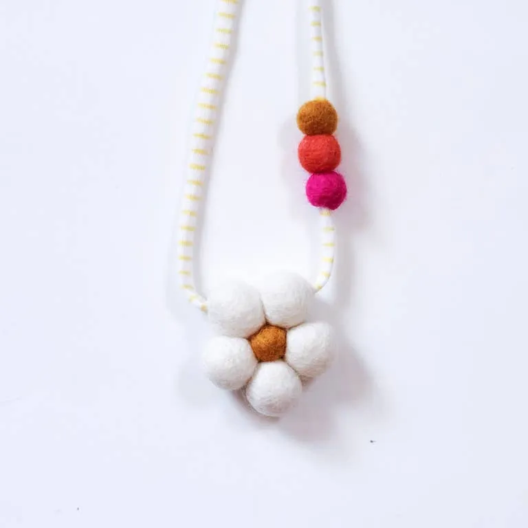 Flower Power Wool Necklace (two colors)