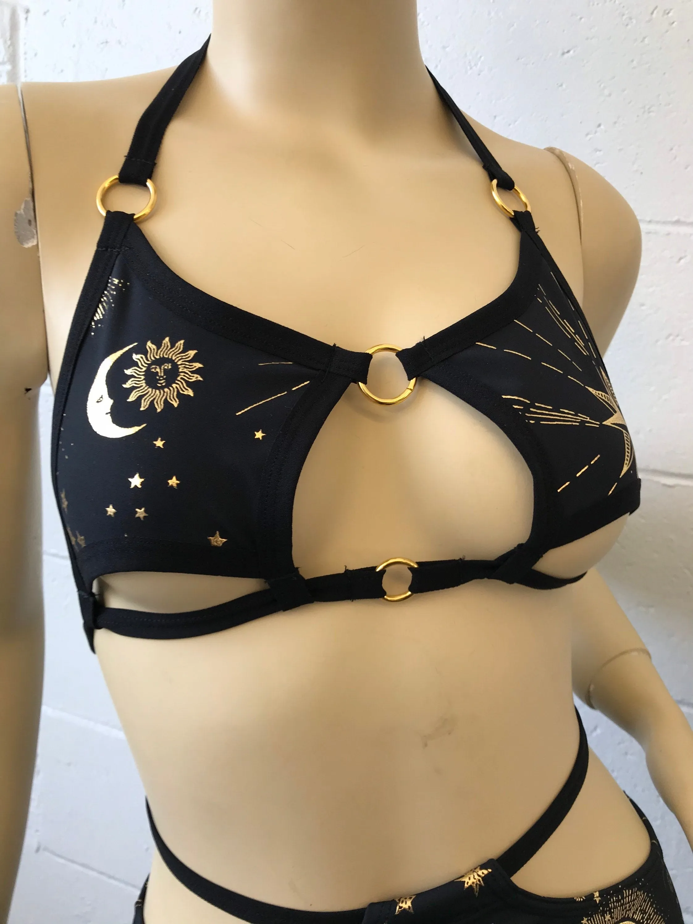 GOLD GODDESS VIBES | Nova Top