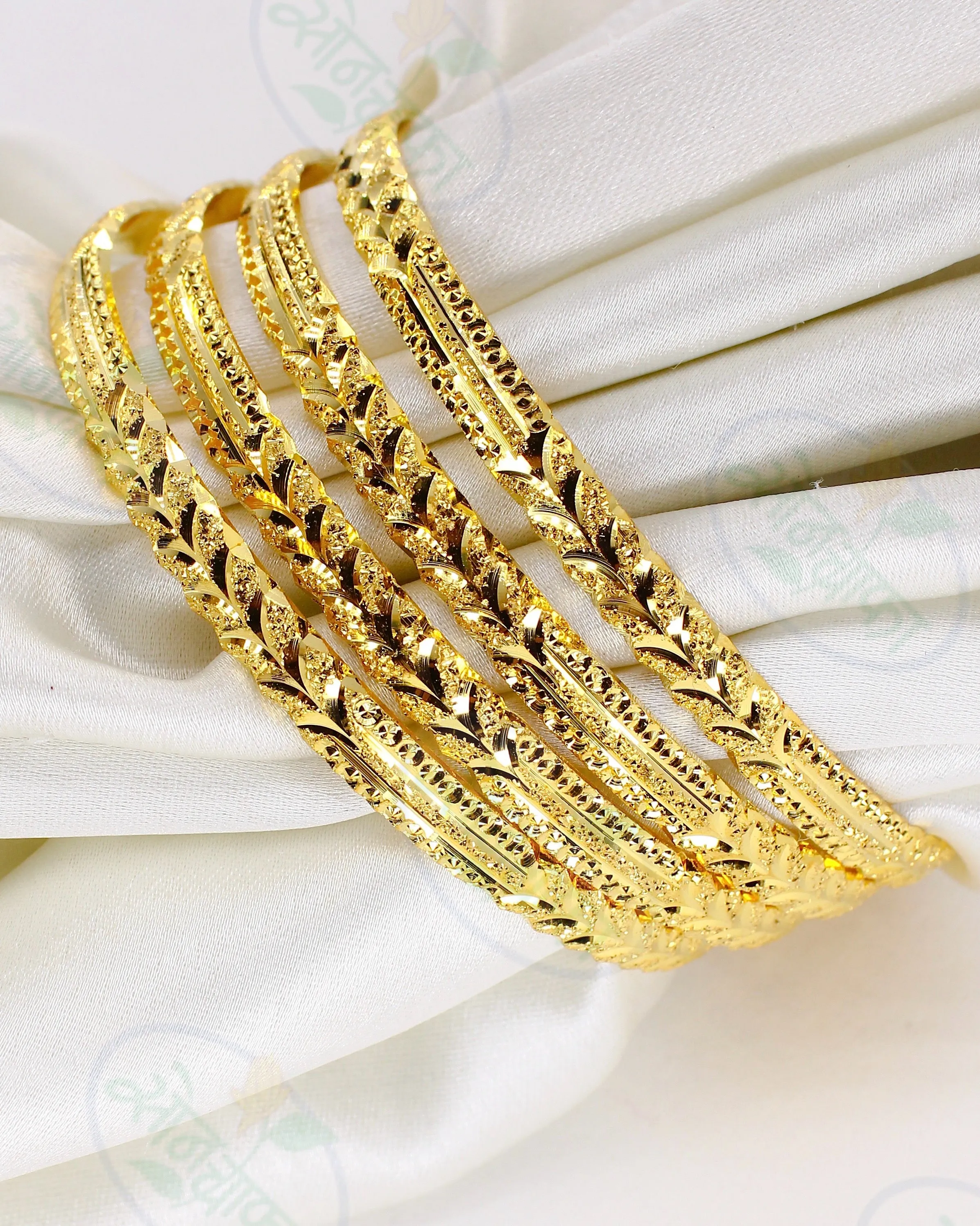 LEAF DESIGNER GOLDEN BANGLES