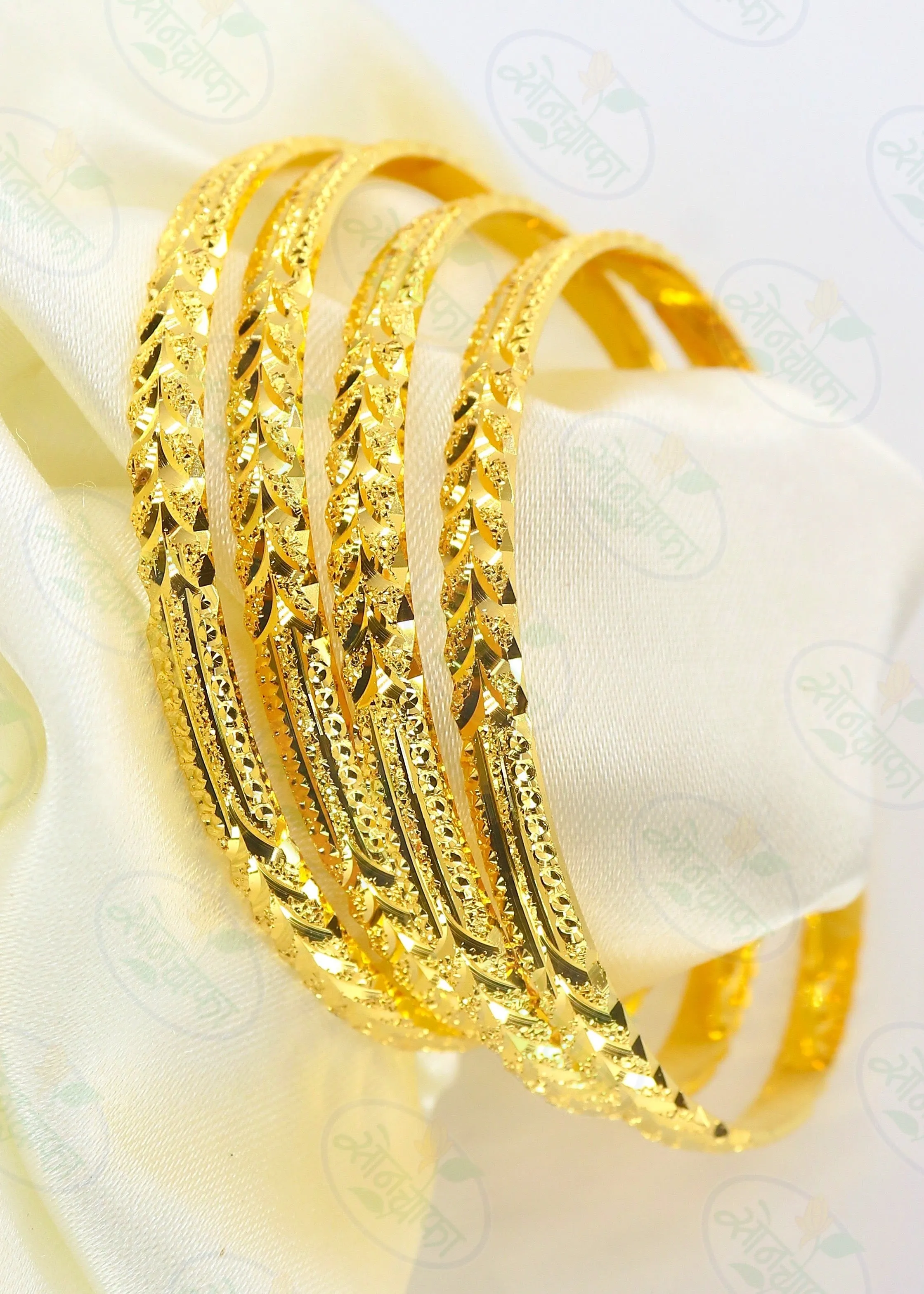 LEAF DESIGNER GOLDEN BANGLES