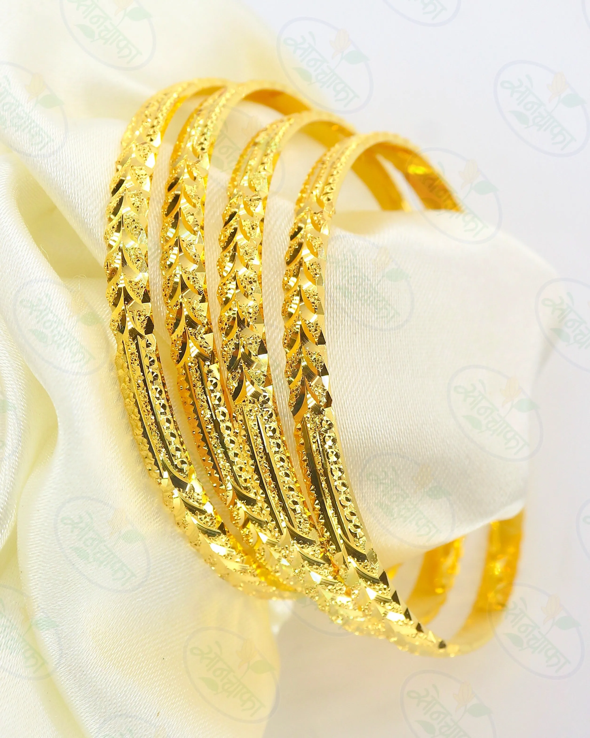 LEAF DESIGNER GOLDEN BANGLES