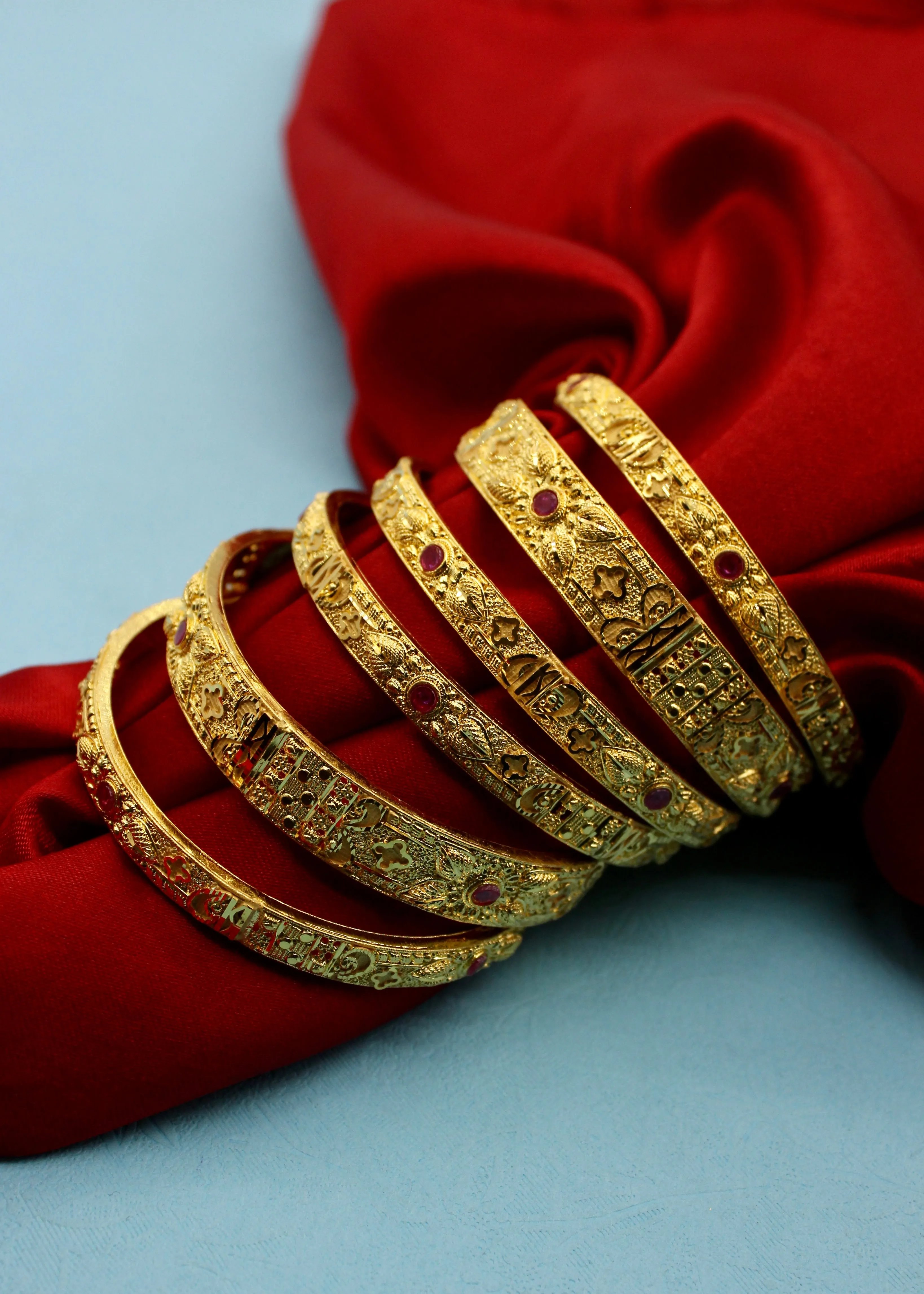 LEAFY FLORAL GOLDEN BANGLES