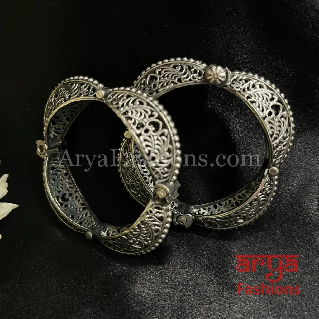 Square Shaped Silver Oxidized Openable Bangles